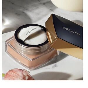 Double Wear Sheer Flattery Loose Setting Powder
Estée Lauder